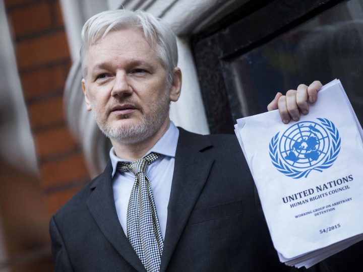 Fundador do WikiLeaks aparece como defensor de grandes empresas de TI